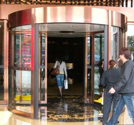 東莞旋轉門廠家安裝一套旋轉門多少錢