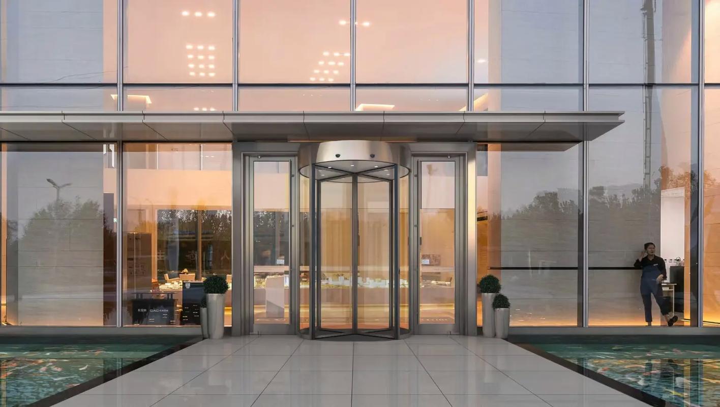 專業制作按裝《兩翼豪華旋轉門》《三翼,四翼旋轉門》《環柱 - 抖