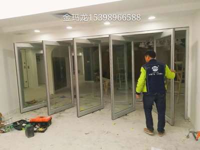 中軸門 珠江新城中軸旋轉門案例