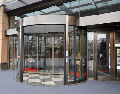 兩翼豪華型旋轉(zhuǎn)門_酒店及商業(yè)空間在線